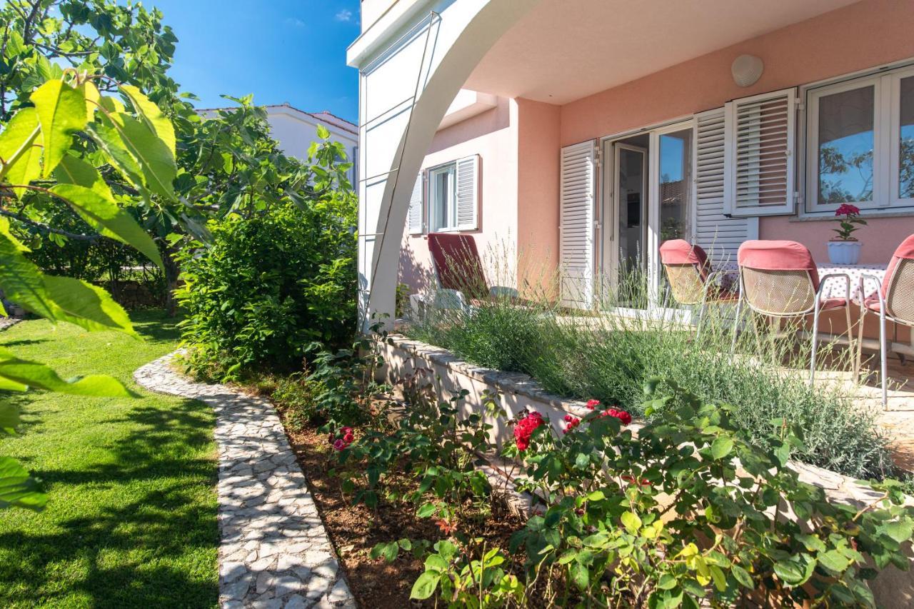 Apartment Lavanda With Beautiful Garden Крк Экстерьер фото